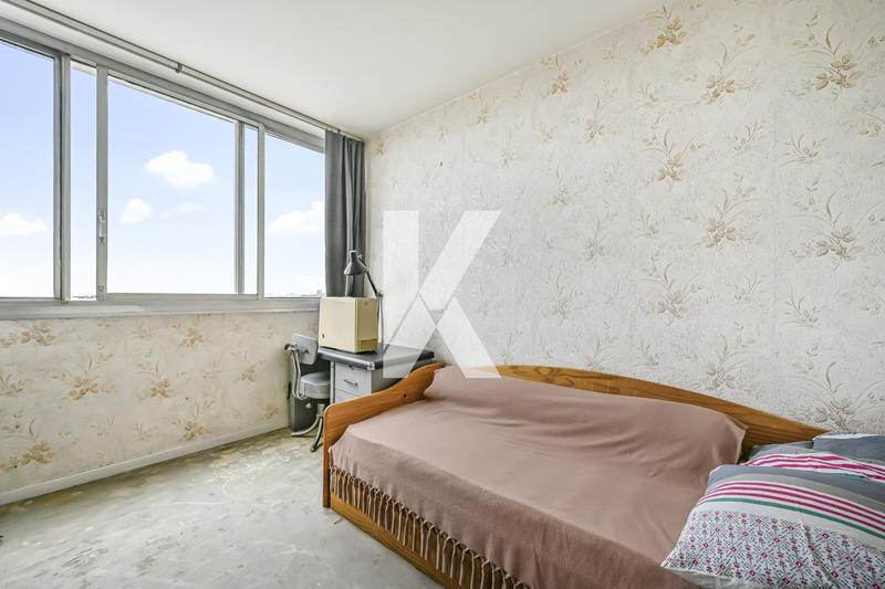 Appartement - 93 m² - 5 pièces