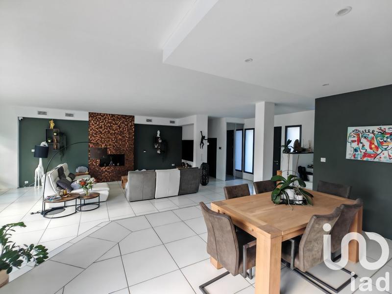 Maison - 350 m² - 7 pièces