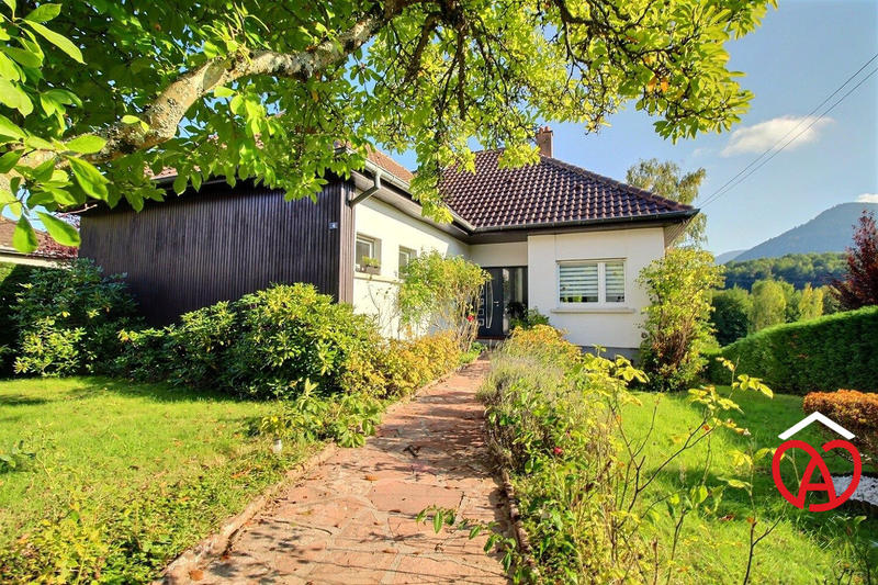 Maison - 216 m² - 8 pièces