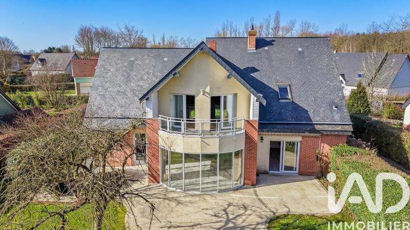 Maison - 218 m² - 6 pièces