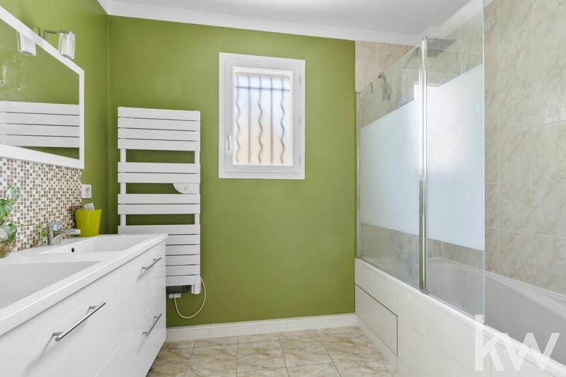 Maison - 212 m² - 9 pièces