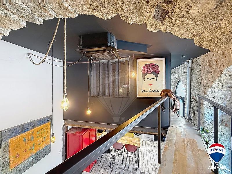 Loft - 72 m² - 3 pièces