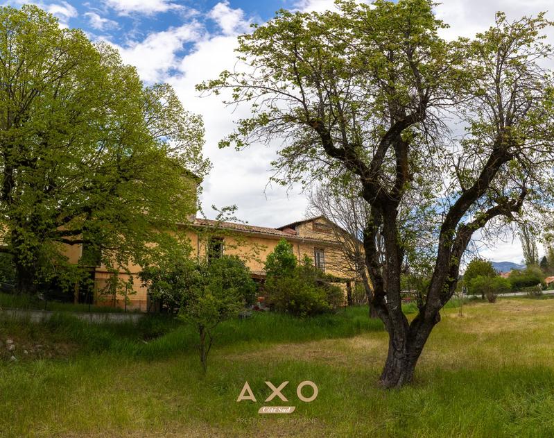 Propriété - 160 m² - 6 pièces