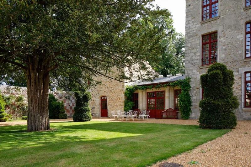 Maison - 730 m² - 20 pièces