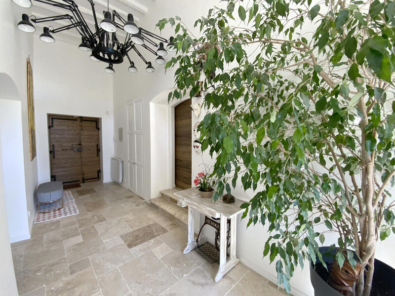 Maison - 336 m² - 8 pièces