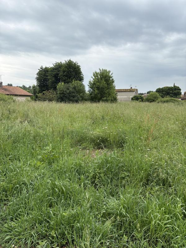 Terrain constructible - 874 m²