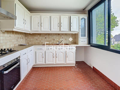 Maison - 102 m² - 5 pièces