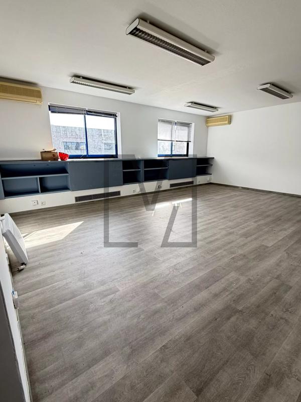 Local d'activités - 94 m² - 4 pièces