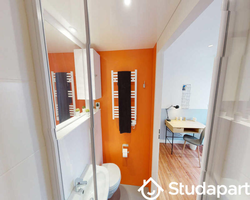 Chambre - 120 m² - 1 pièce