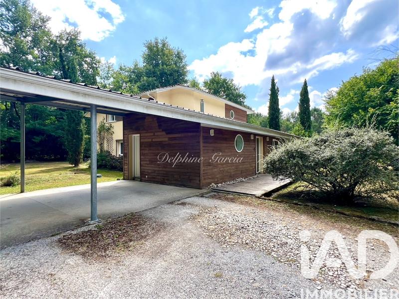 Maison de maîtres - 235 m² - 7 pièces