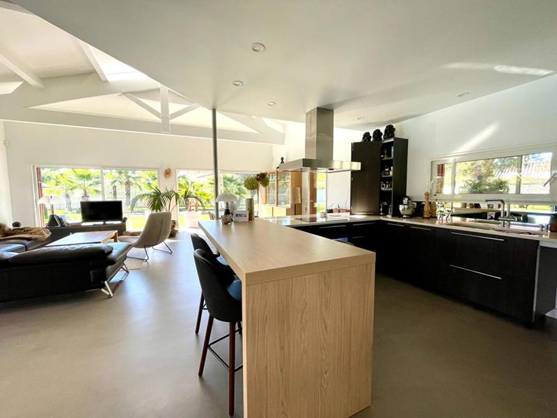 Maison - 252 m² - 5 pièces