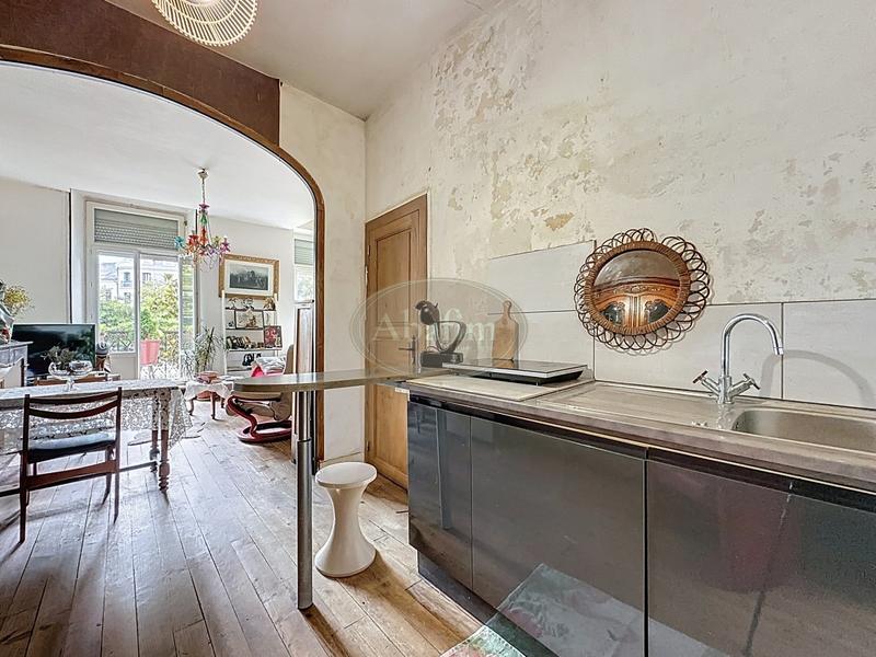 Immeuble - 246 m² - 9 pièces