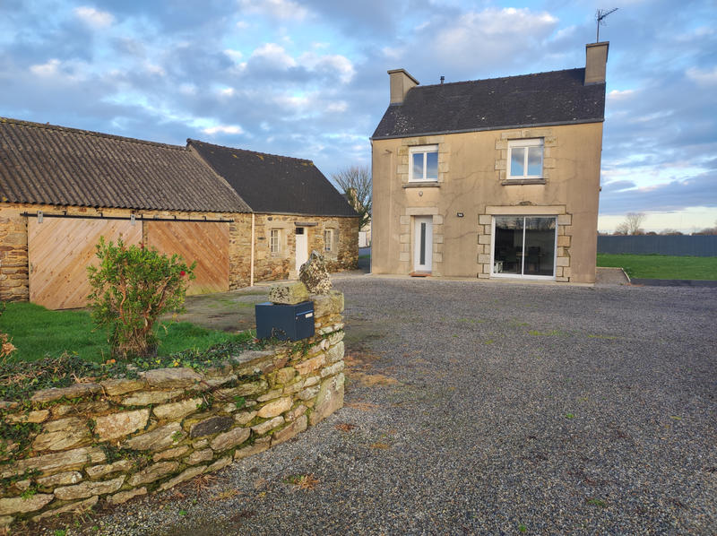 Maison - 104 m² - 4 pièces