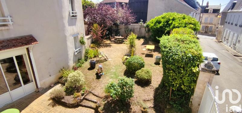 Maison - 270 m² - 9 pièces