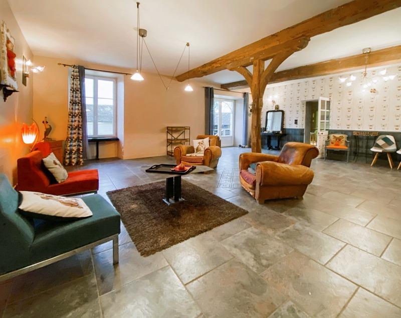 Maison - 220 m² - 7 pièces