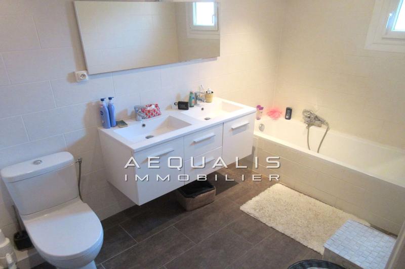 Maison - 104 m² - 4 pièces