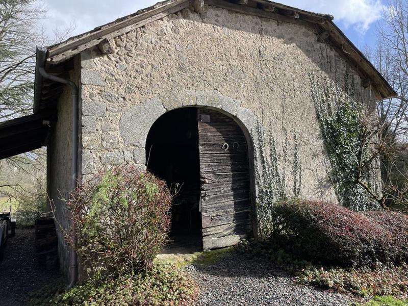 Demeure - 165 m² - 8 pièces