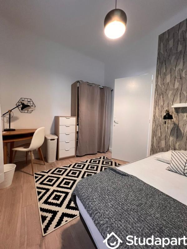 Chambre - 11 m² - 1 pièce