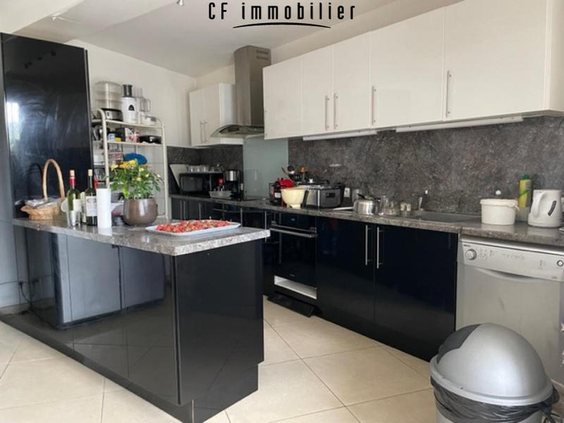 Maison - 223 m² - 6 pièces