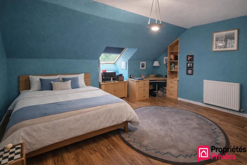 Maison - 229 m² - 9 pièces