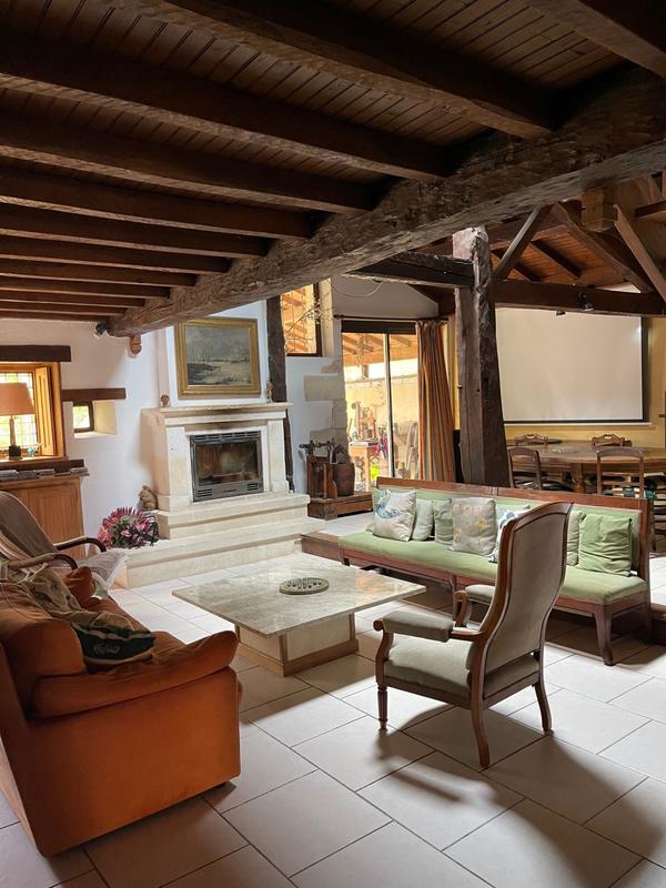 Maison - 650 m² - 23 pièces