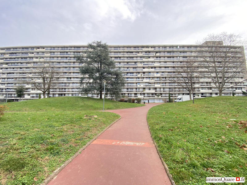 Appartement - 75 m² - 3 pièces