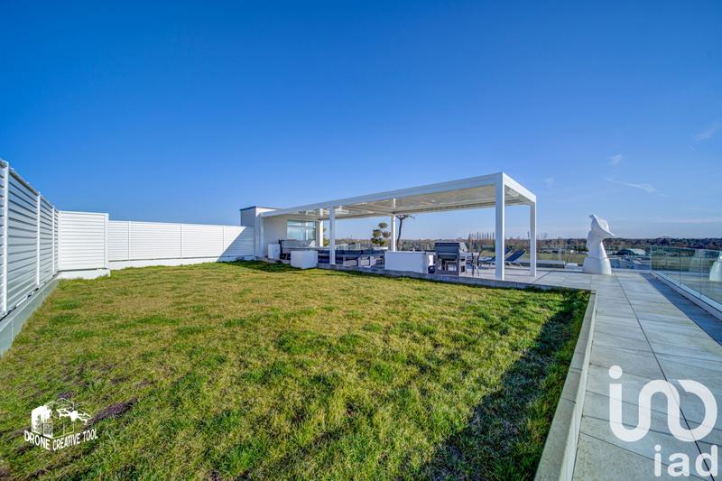 Appartement - 222 m² - 8 pièces