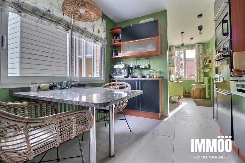 Maison - 188 m² - 9 pièces