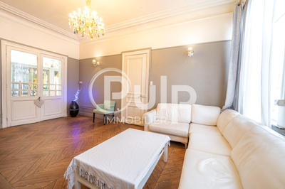 Maison - 190 m² - 9 pièces