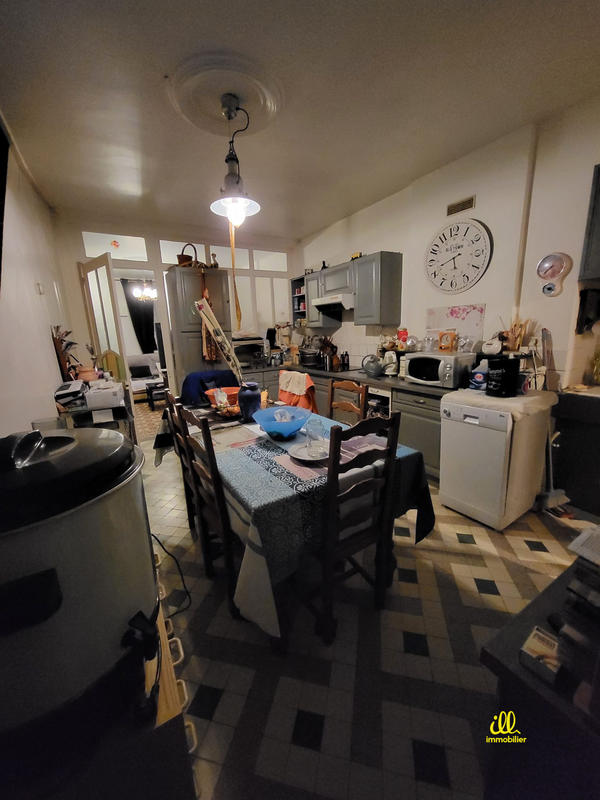 Maison - 90 m² - 5 pièces