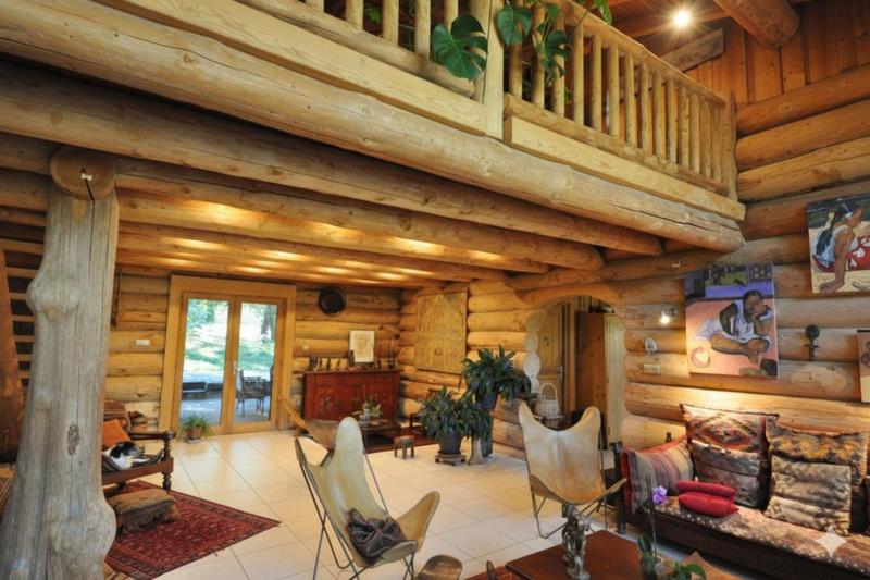 Propriété - 360 m² - 8 pièces