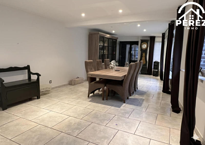 Maison - 202 m² - 8 pièces