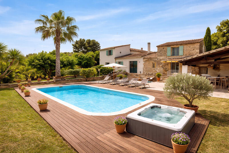 Propriété - 380 m² - 15 pièces