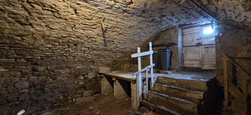 Maison ancienne - 175 m² - 6 pièces