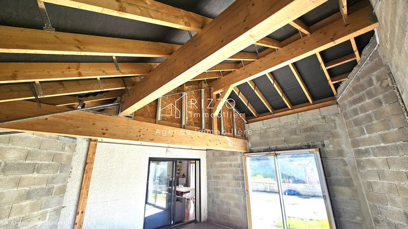 Maison - 95 m² - 4 pièces