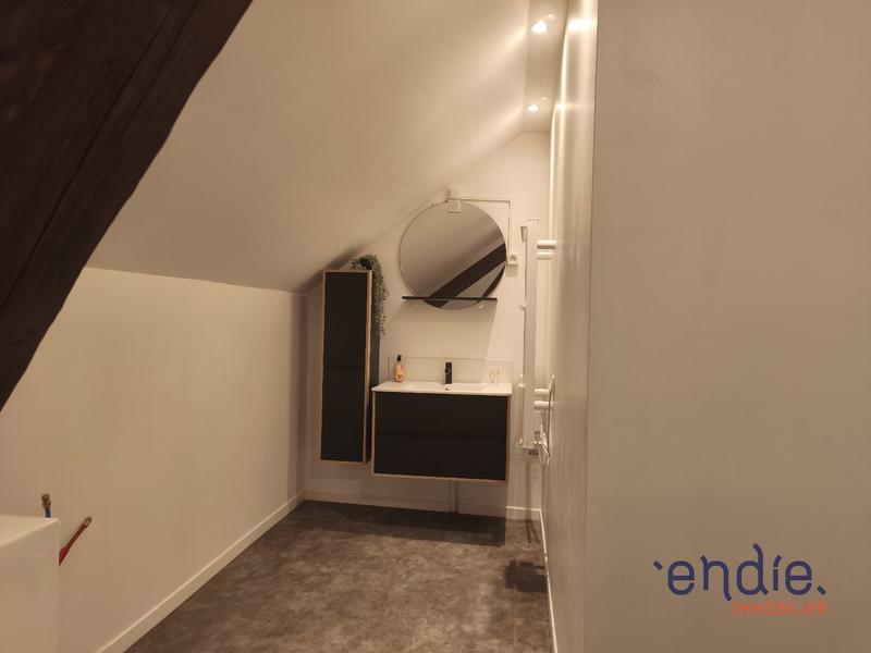 Maison - 245 m² - 12 pièces