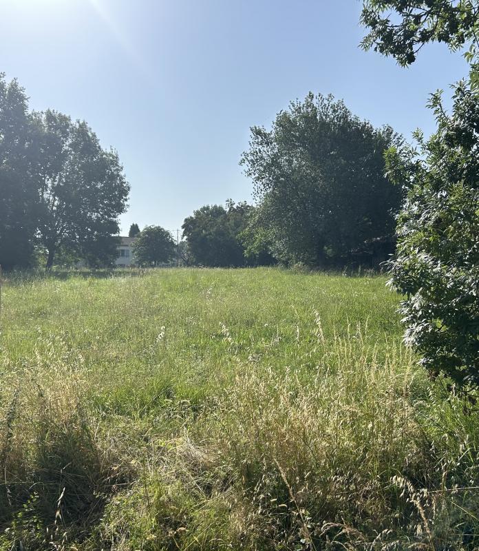 Terrain constructible - 900 m²