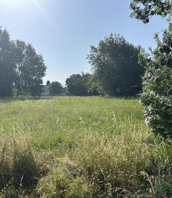 Terrain constructible - 900 m²