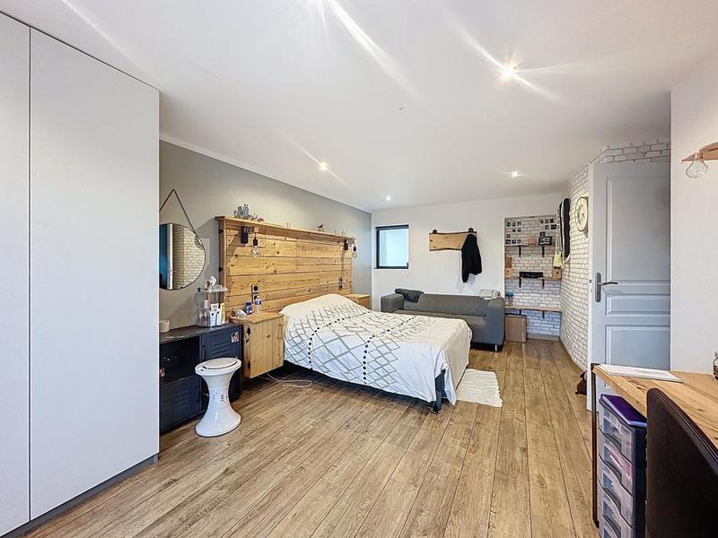 Maison - 210 m² - 5 pièces