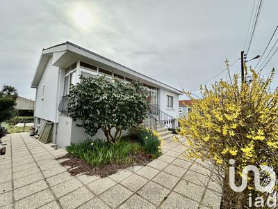 Maison - 95 m² - 4 pièces