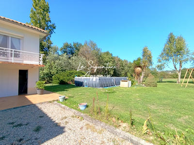 Maison - 161 m² - 5 pièces