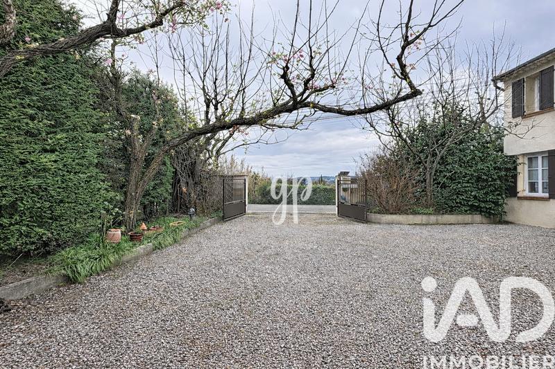 Maison - 194 m² - 15 pièces