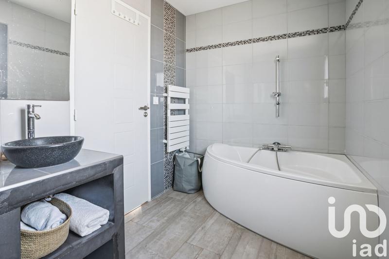 Maison - 282 m² - 5 pièces