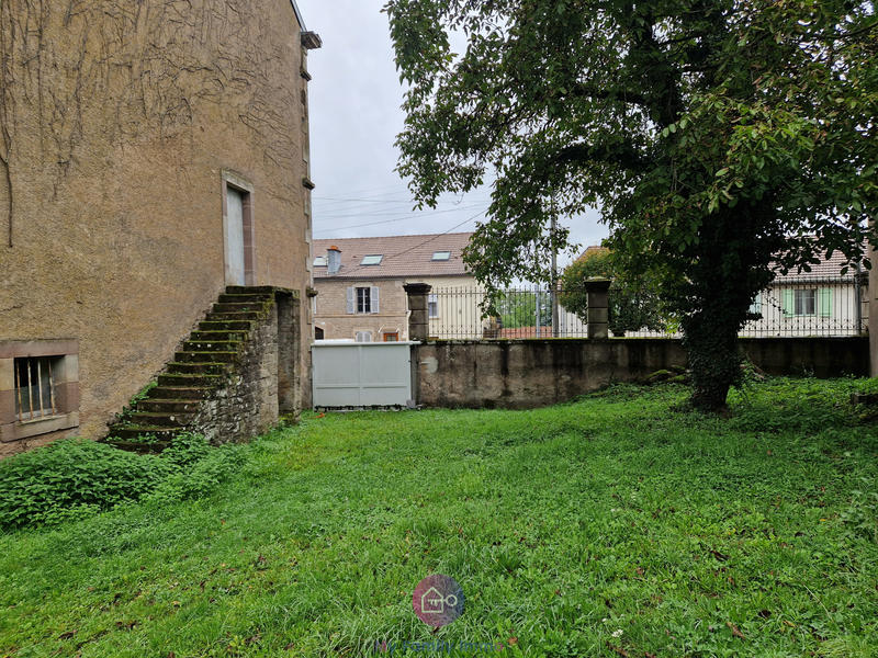 Maison - 227 m² - 15 pièces