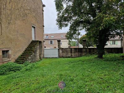 Maison - 227 m² - 15 pièces