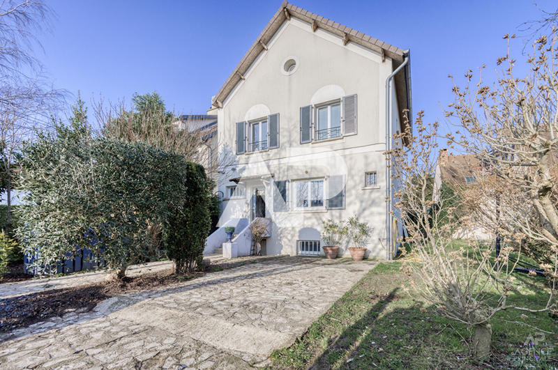 Maison - 165 m² - 7 pièces