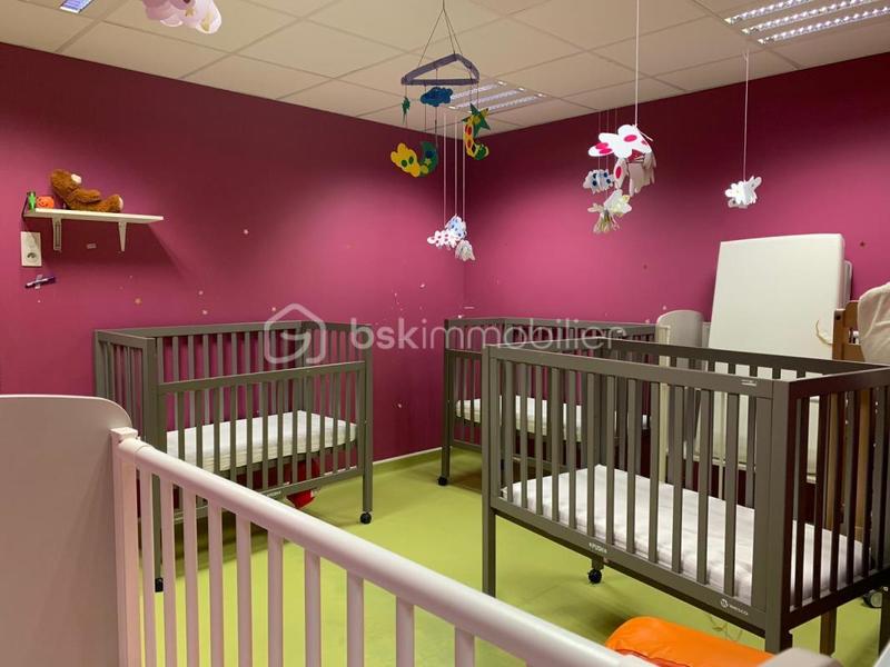 Local commercial - 210 m² - 6 pièces