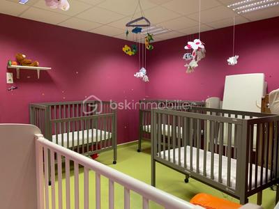 Local commercial - 210 m² - 6 pièces