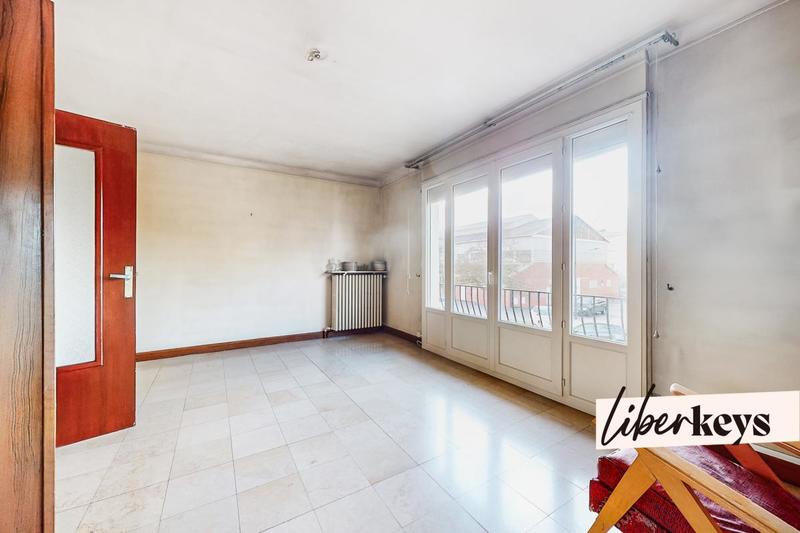 Maison - 12 m² - 6 pièces