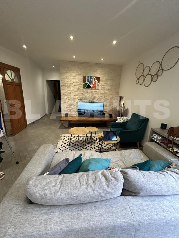 Maison de village - 275 m² - 8 pièces